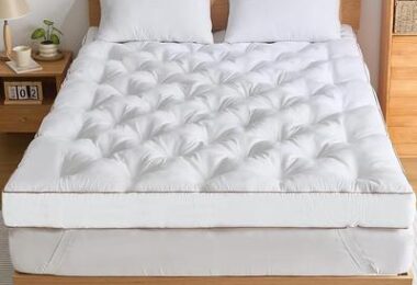WhatsBedding 4 Inch Memory Foam Mattress Topper
