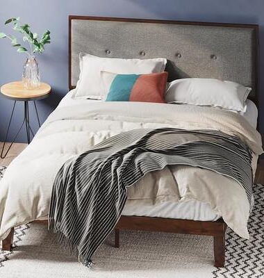 ZINUS Moiz Wood Platform Bed Frame with